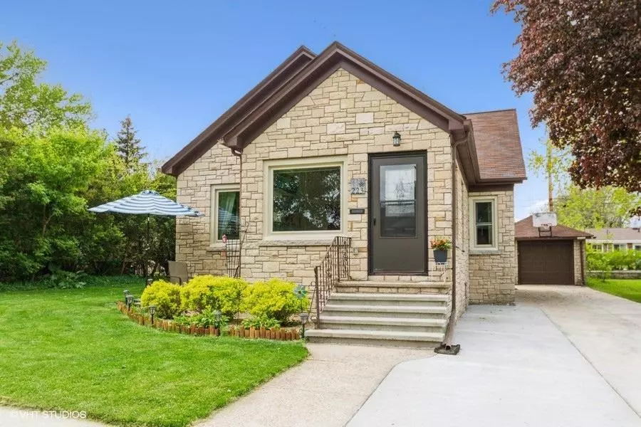 223 Grand Boulevard, Mayville, WI 53050