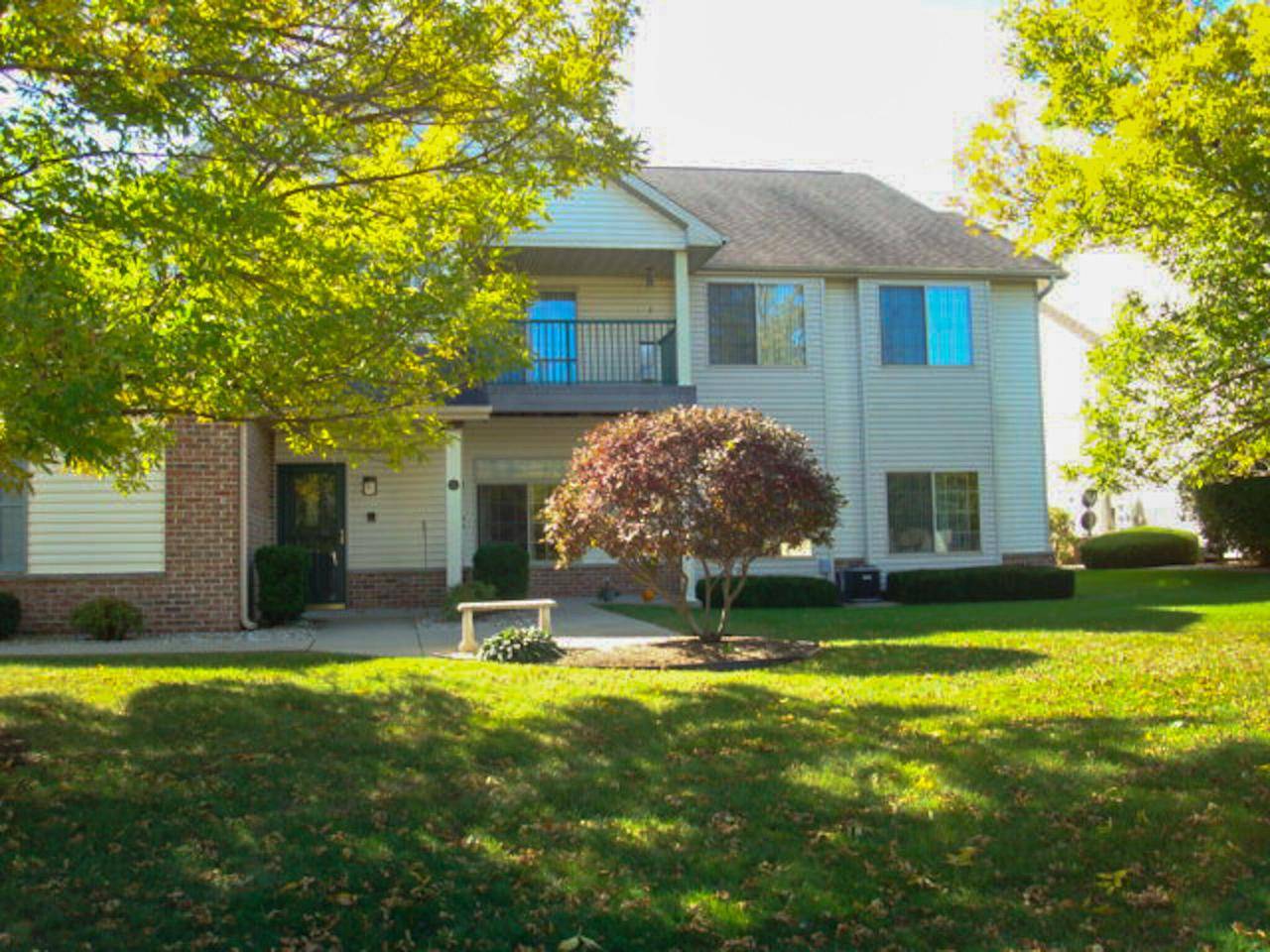 Johnson Creek, WI 53038,148 Pheasant Run #B