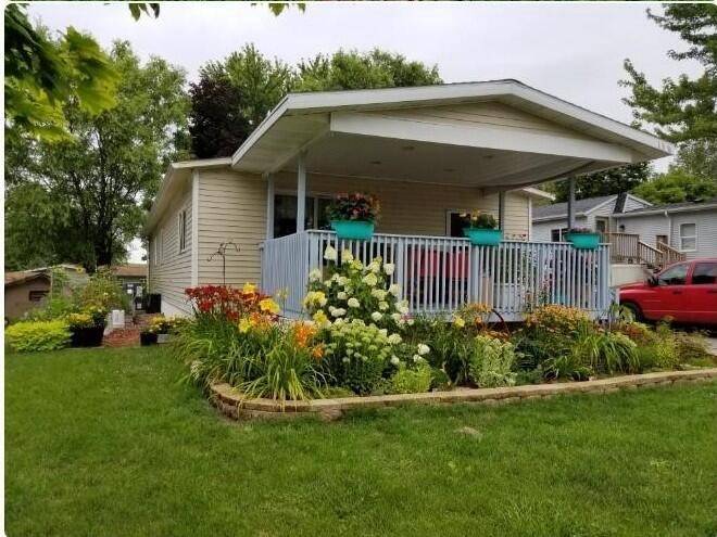 130 Serenity Oaks Ter, Watertown, WI 53098