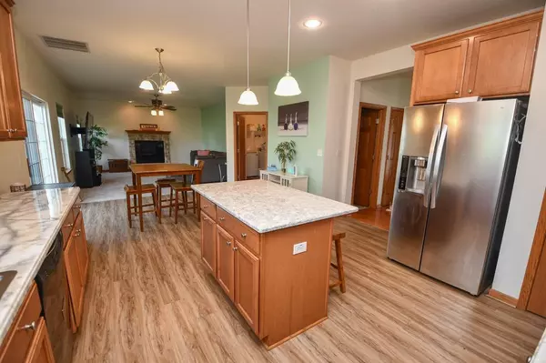 Johnson Creek, WI 53038,810 Meadowview Ln