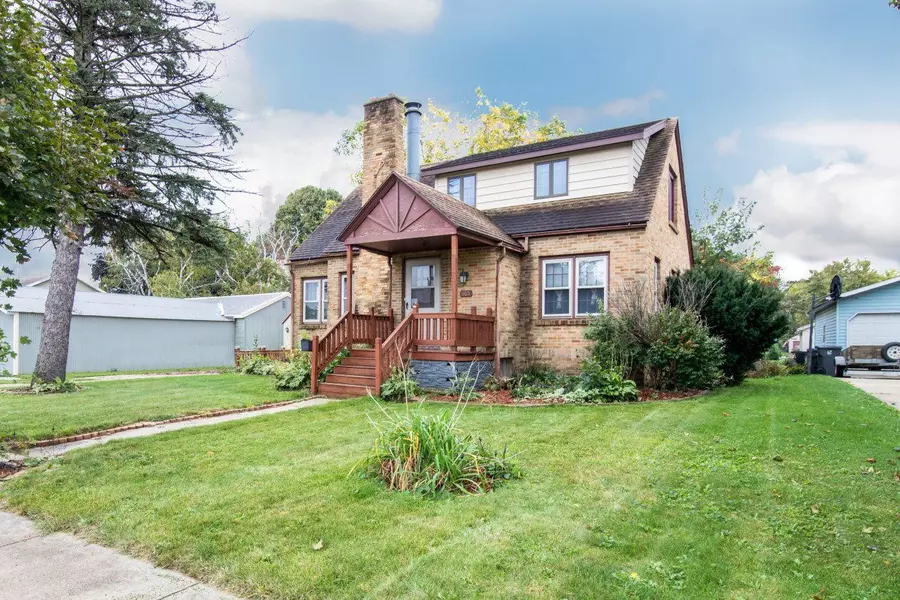 105 Ellison St, Horicon, WI 53032