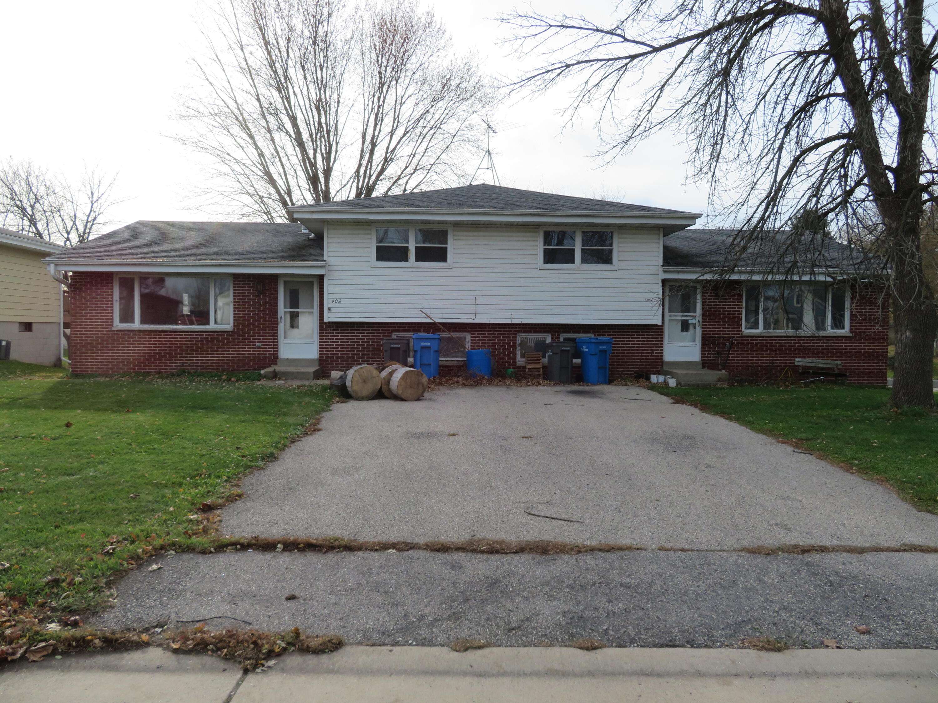 400 S Concord Ave #402, Watertown, WI 53094