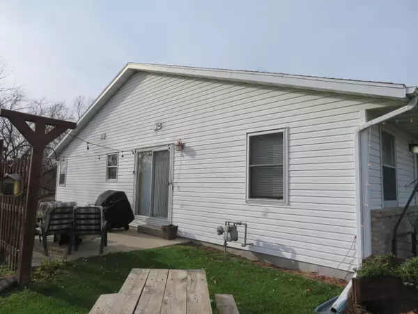 Watertown, WI 53094,412 S Concord #414