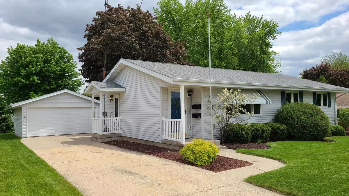 Mayville, WI 53050,534 N Henninger Street