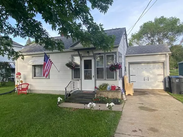 446 N Clinton St, Princeton, WI 54968