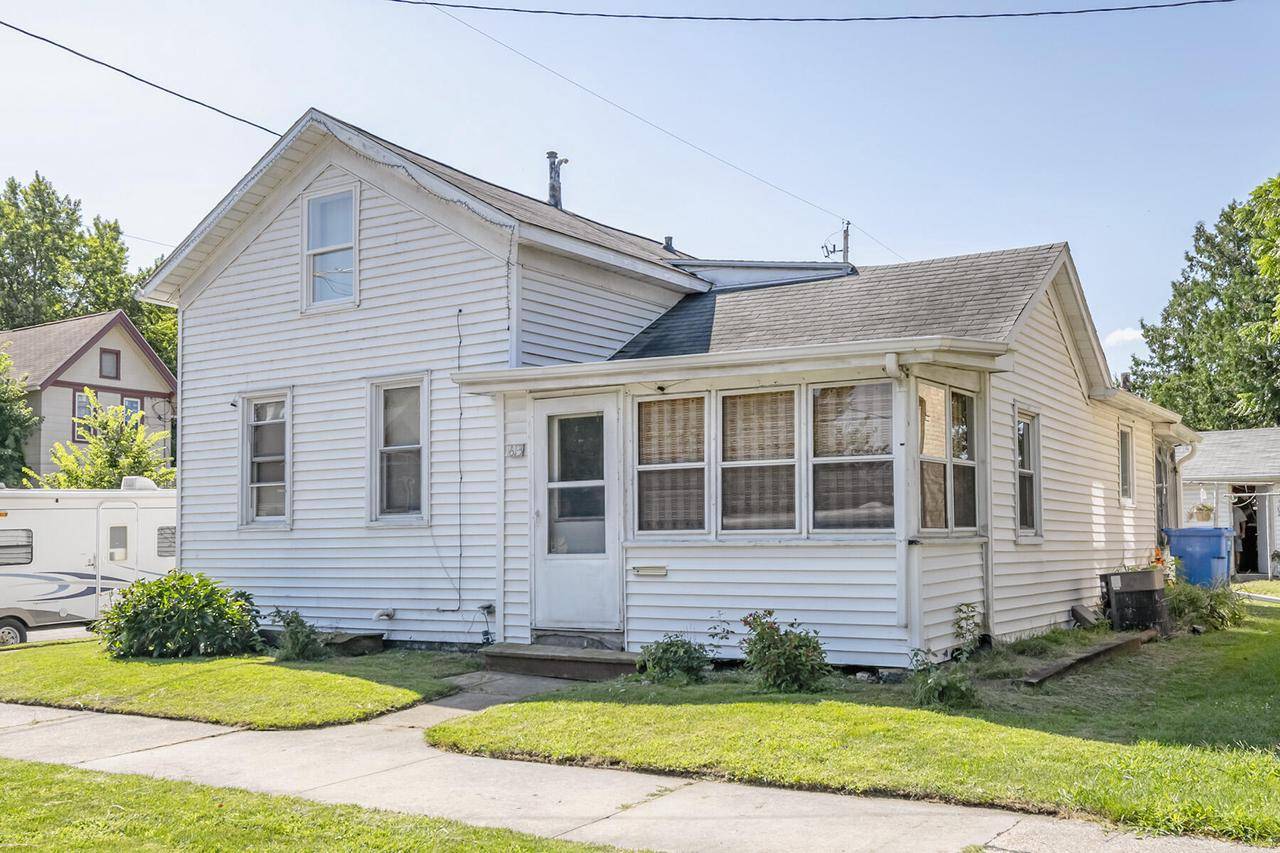613 Dodge Street, Watertown, WI 53094