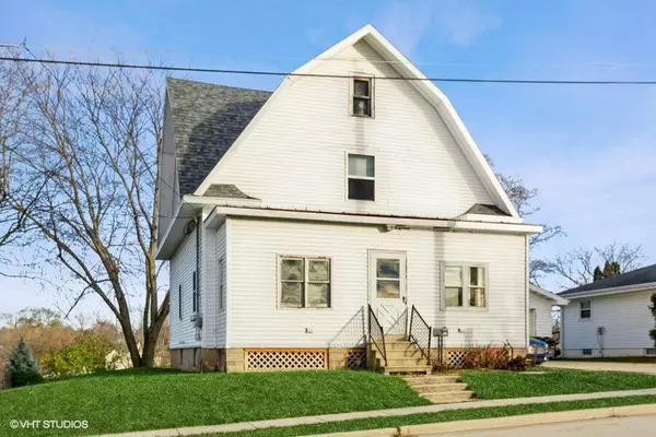 106 S Henninger Street, Mayville, WI 53050