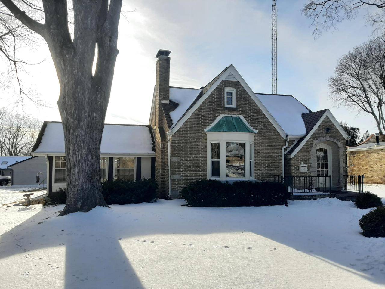910 Charles ST, Watertown, WI 53094