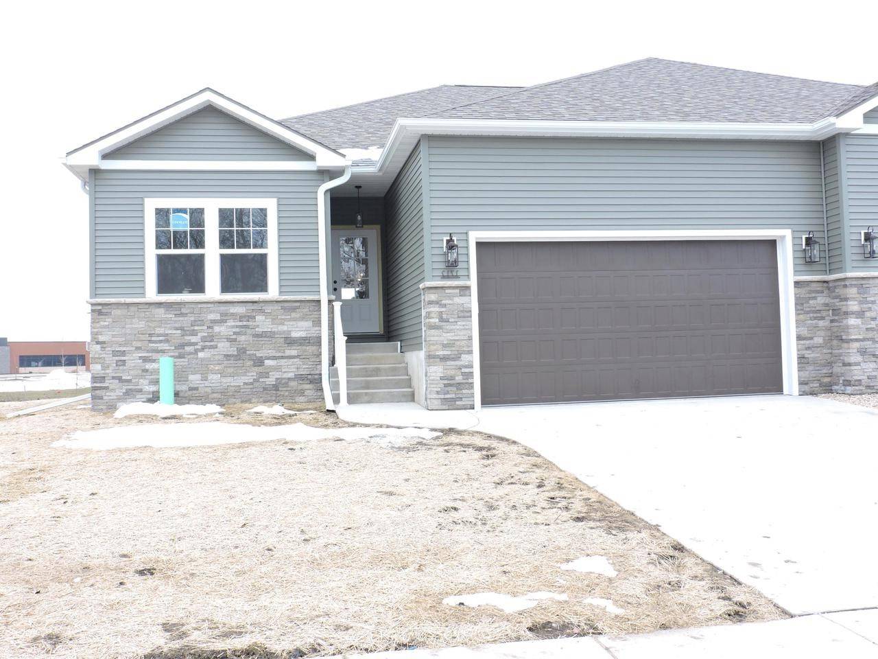 1714 Montclair Place, Fort Atkinson, WI 53538