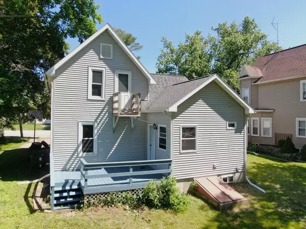 Lime Ridge, WI 53942,106 W Maple Avenue