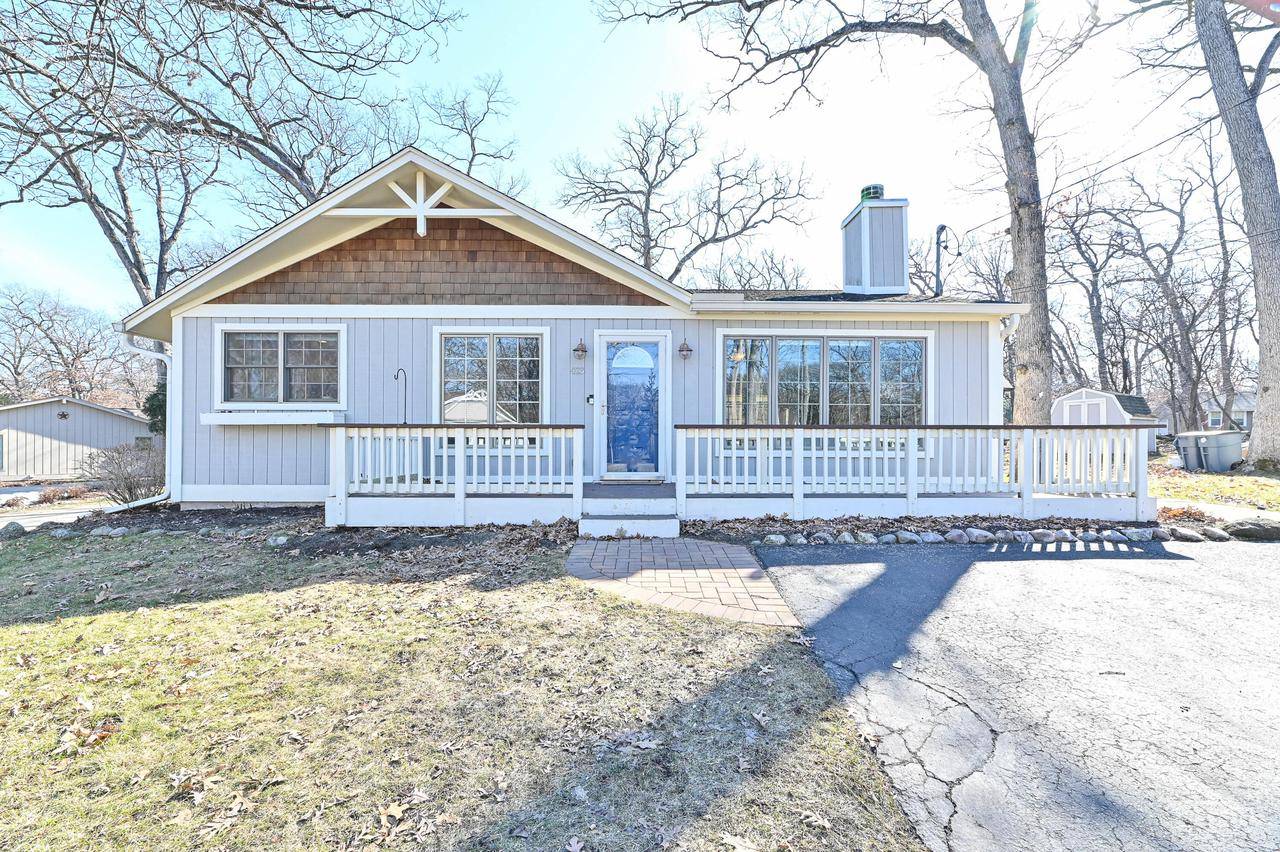 413 Hillcrest Drive, Fontana, WI 53125