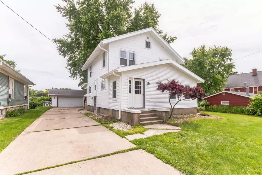 515 W 3rd Street, Beaver Dam, WI 53916