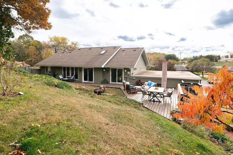 108 Parkwood Trail, Viroqua, WI 54665