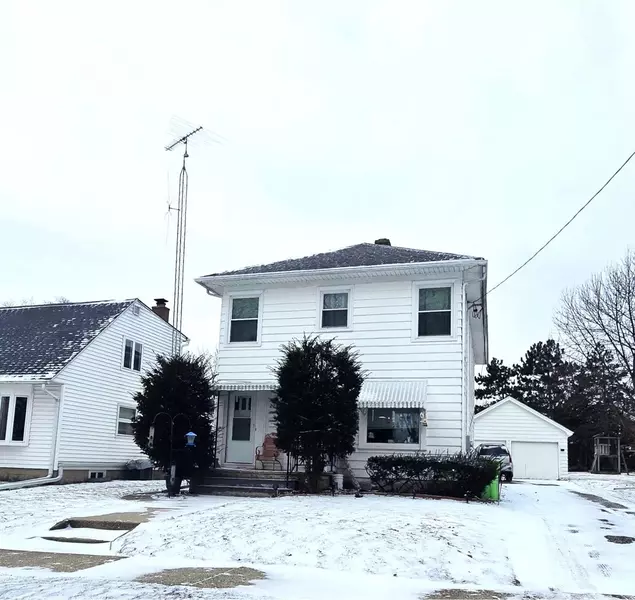 206 Pleasant Street, Beaver Dam, WI 53916