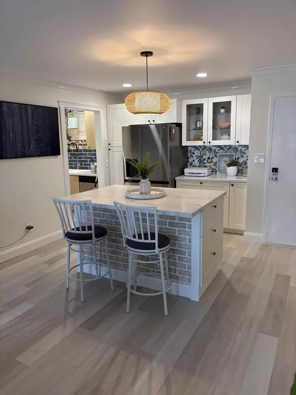 Lake Geneva, WI 53147,1270 Wisconsin Street #205