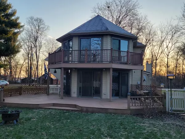 Delavan, WI 53115,2215 North Shore Drive