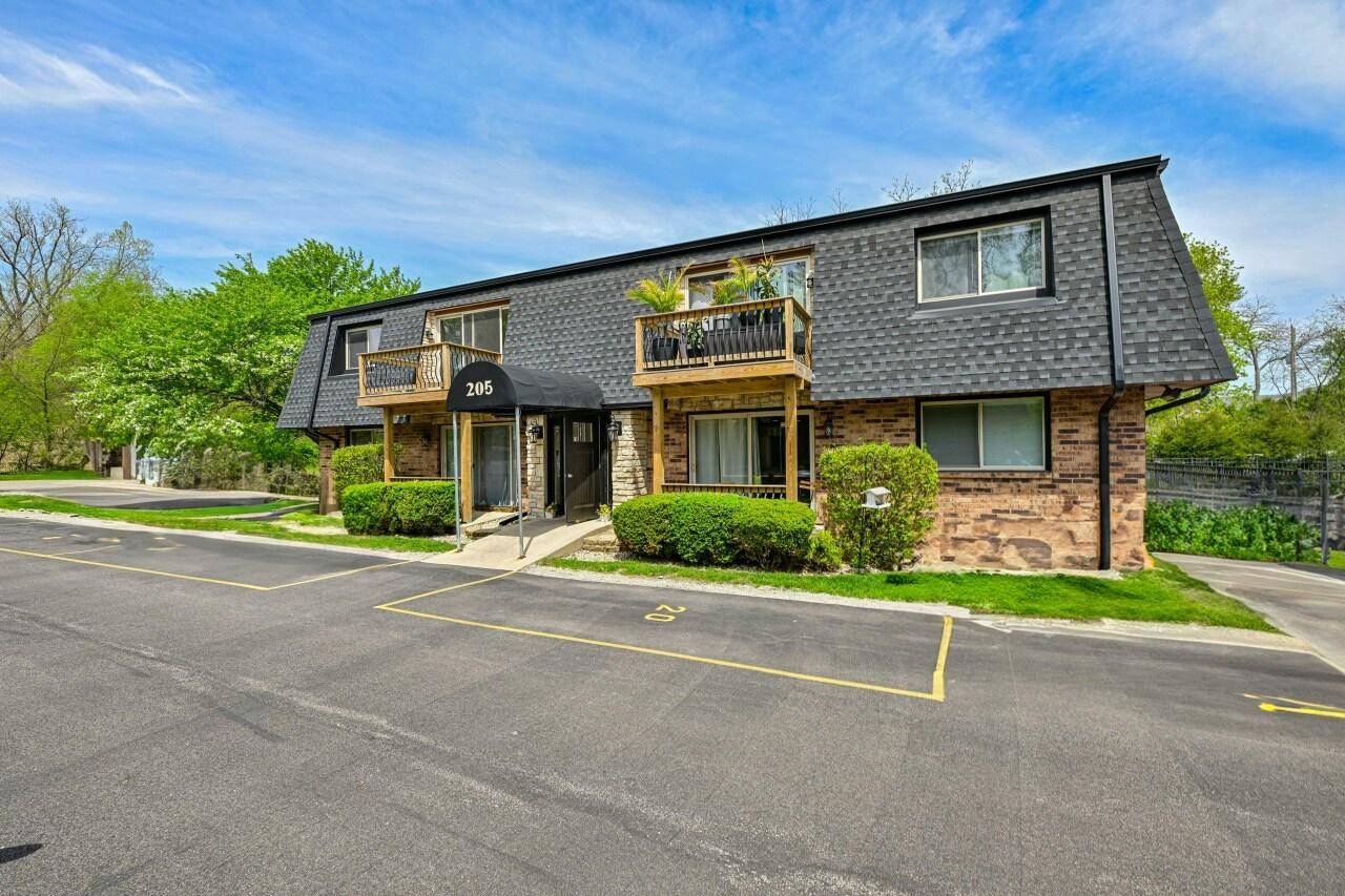 Williams Bay, WI 53191,205 Williams Street #7