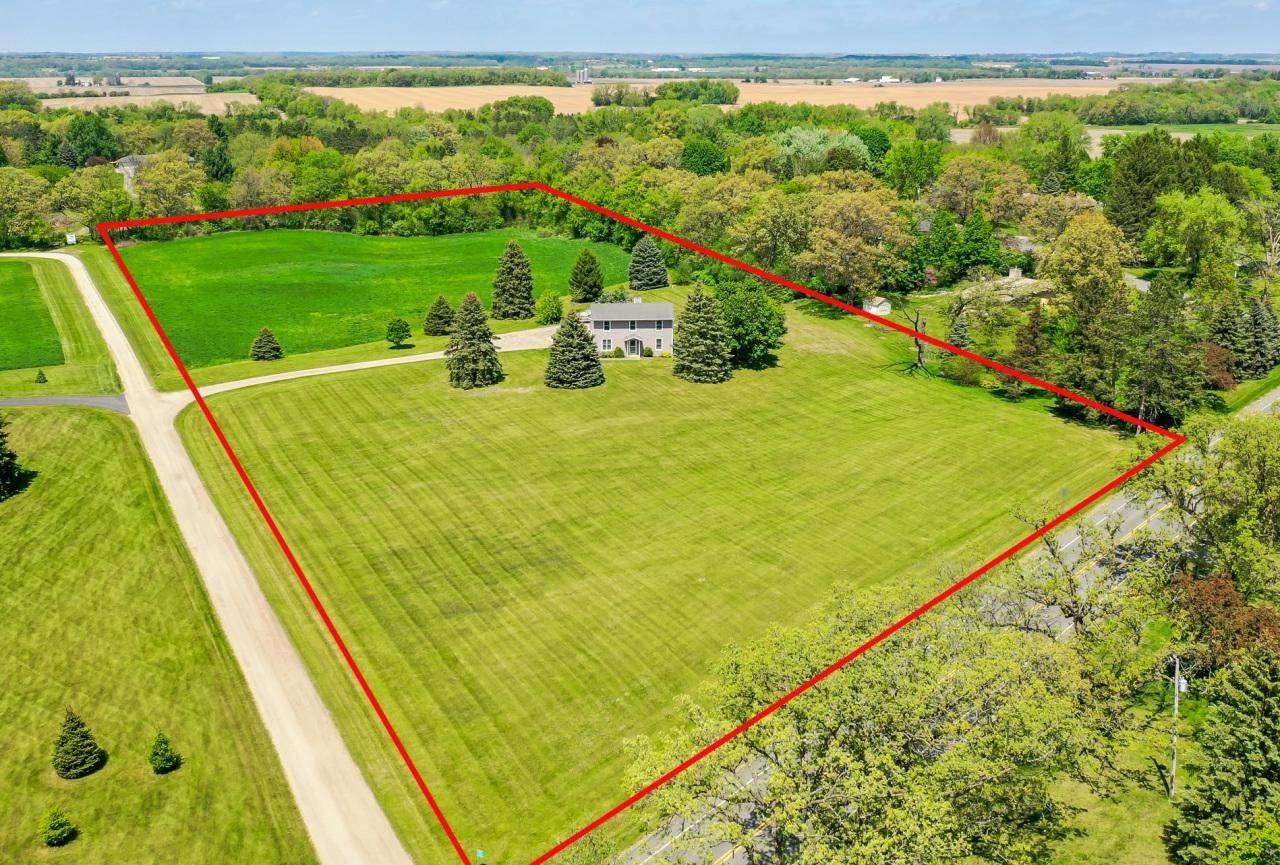 Delavan, WI 53115,W8122 Creek Road