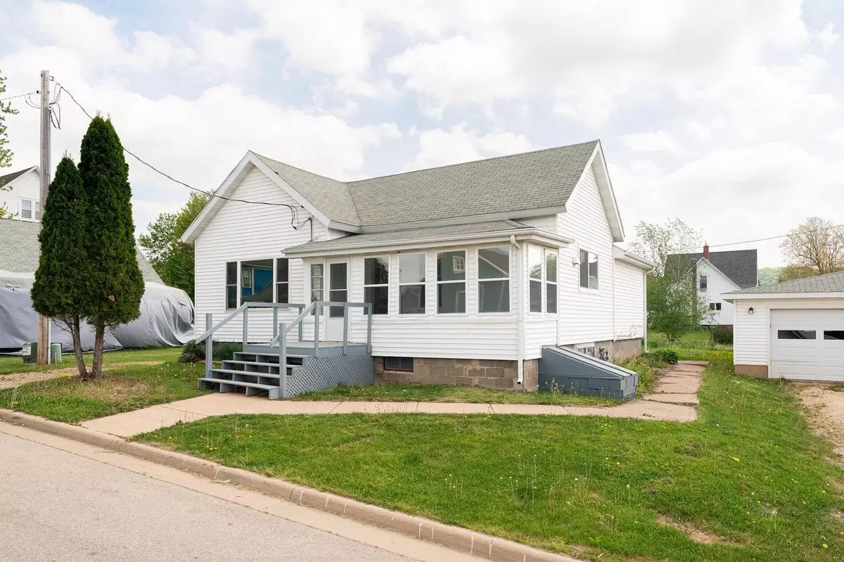 Viola, WI 54664,214 N Turner Avenue