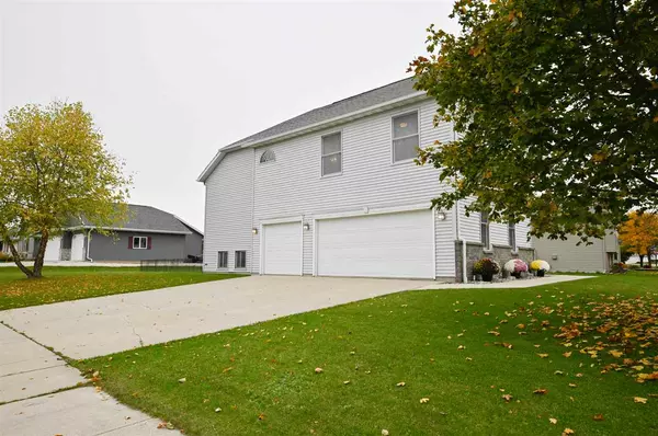 Lomira, WI 53048,490 OAK SPRING DRIVE