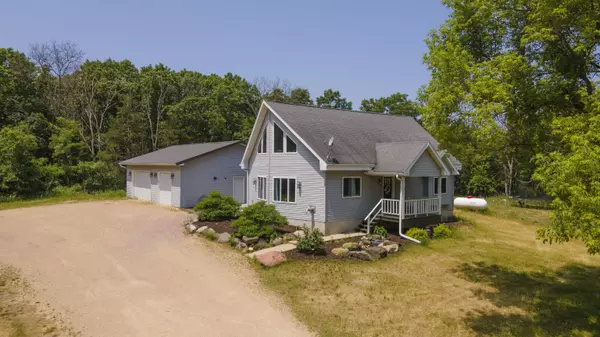 N4831 3RD Avenue, Oxford, WI 53952