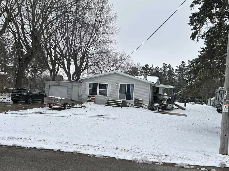 W13180 OLDEN Road, Ripon, WI 54971
