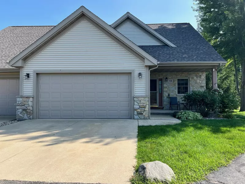 58 HILLSIDE Circle, Fond Du Lac, WI 54937