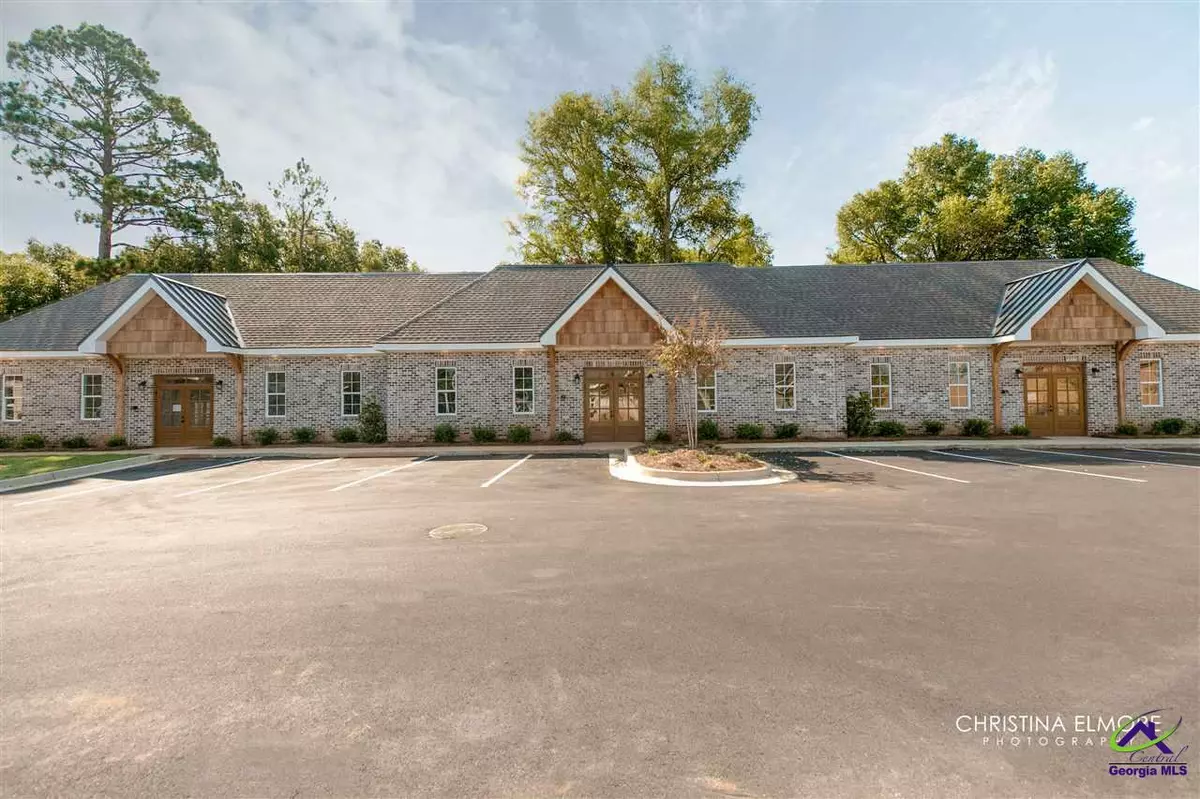 Perry, GA 31069,402 General Courtney Hodges Boulevard