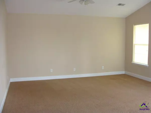 Kathleen, GA 31047,500 Club Villa Court # 2