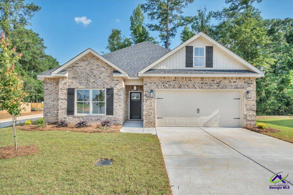 215 Willowbrook Lane, Kathleen, GA 31047