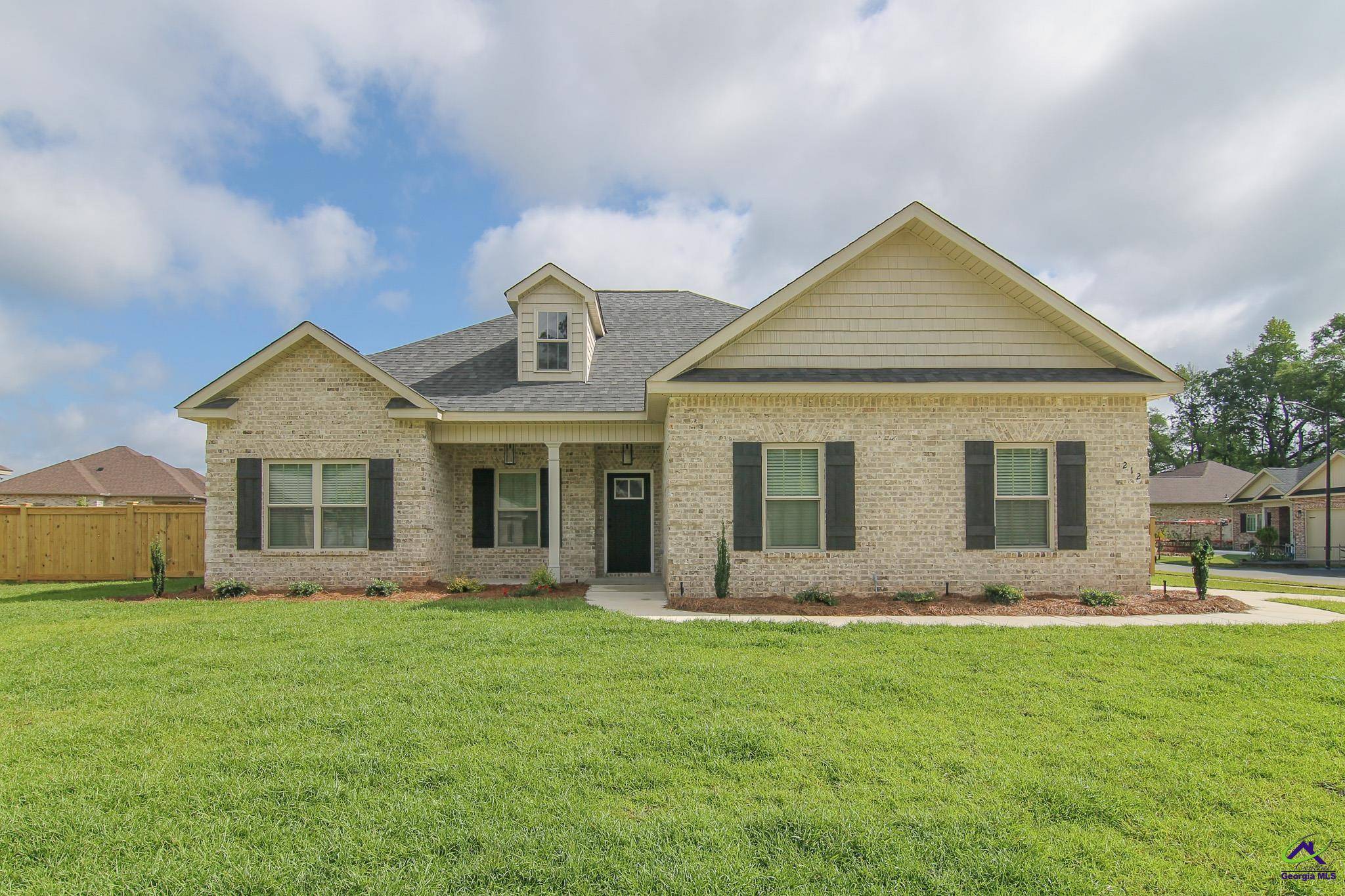 212 Willowbrook Lane, Kathleen, GA 31047