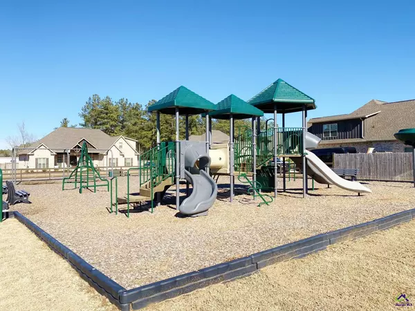 Kathleen, GA 31047,200 Emberwood Way