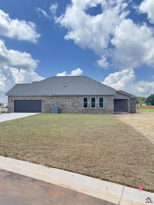 Kathleen, GA 31047,104 Hunt's Landing Drive