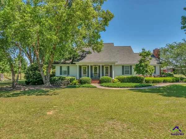 564 E Columbus Hwy Street, Hawkinsville, GA 31036