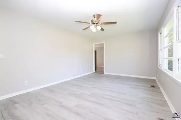 Cochran, GA 31014,119 S 4th Street