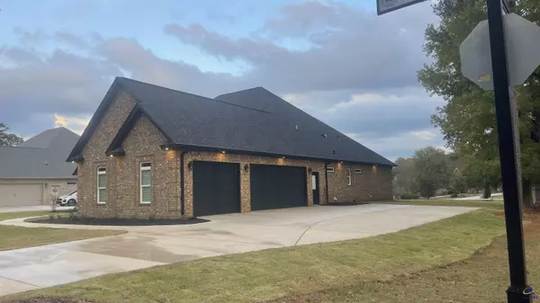 Warner Robins, GA 31088,114 Hampton Point