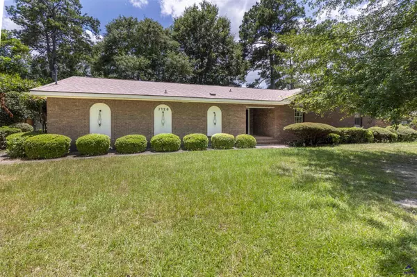 1726 Greenwood Circle, Perry, GA 31069