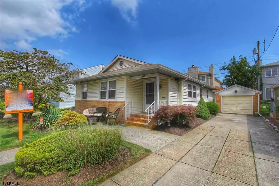 8208 Marshall Ave, Margate, NJ 08402