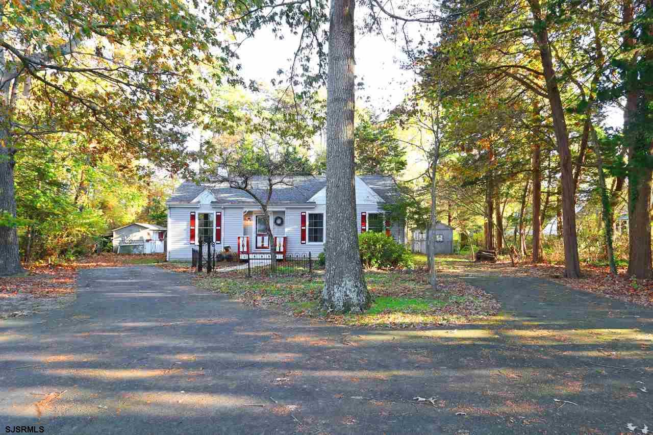 20 Leeds Point Rd, Leeds Point, NJ 08205