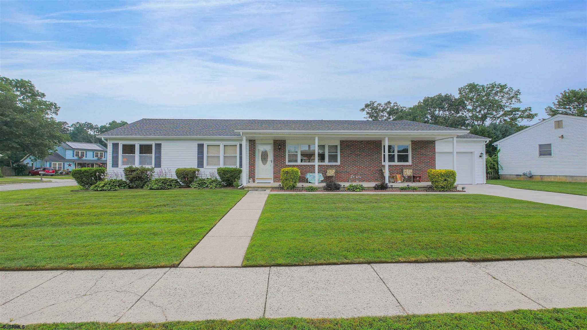 2 Surrey Dr, Egg Harbor Township, NJ 08234