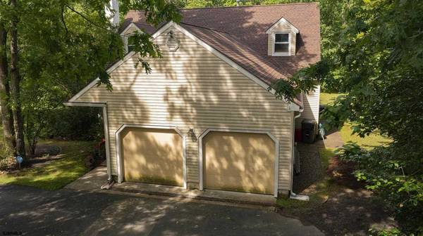 500 E Oslo Ct, Absecon Highlands, NJ 08205