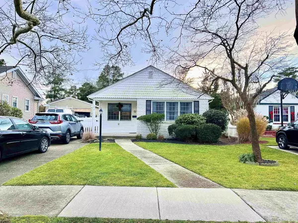 218 W Meyran Ave, Somers Point, NJ 08244