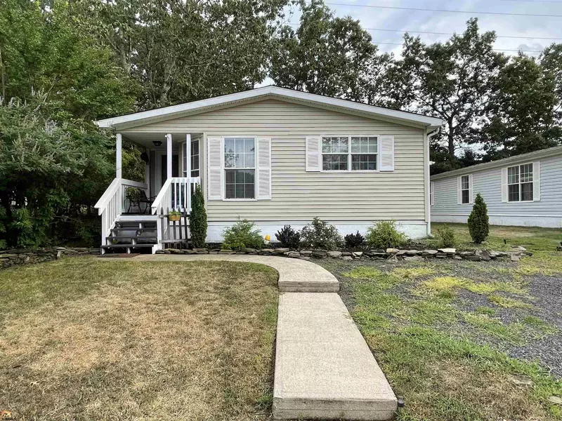 67 Hickory Ln, Mays Landing, NJ 08317