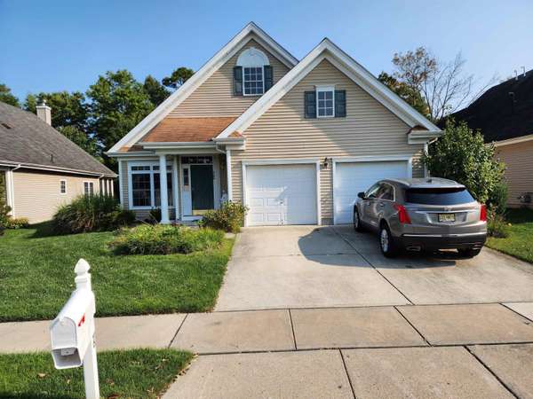 306 Sunflower Ln, Egg Harbor Township, NJ 08234