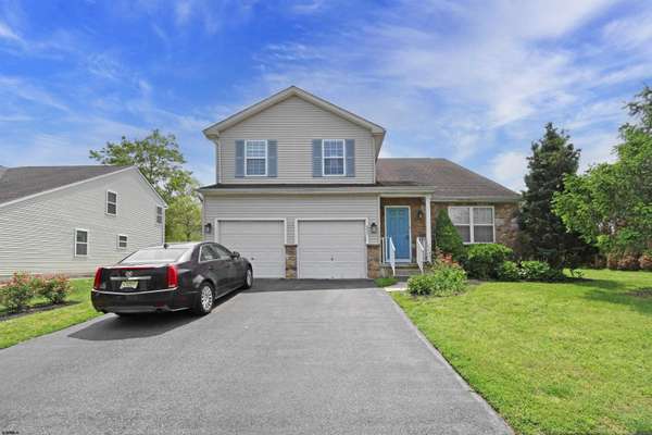 235 Sun Valley Cir, Egg Harbor Township, NJ 08234