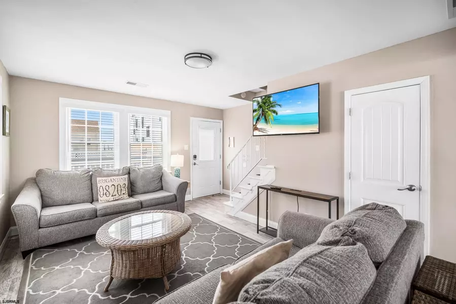 229 N 10th St N #4, Brigantine, NJ 08203