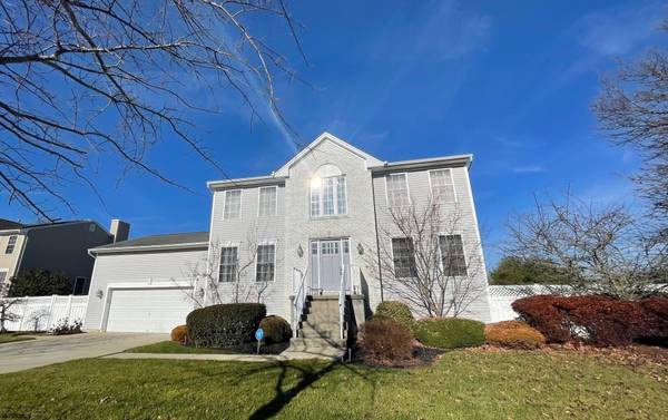 9 Atrium Ct, Northfield, NJ 08225