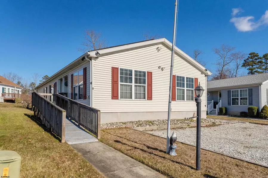 8 Pinetree Ln, Mays Landing, NJ 08330