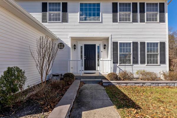 18 Bedford Dr, Egg Harbor Township, NJ 08234