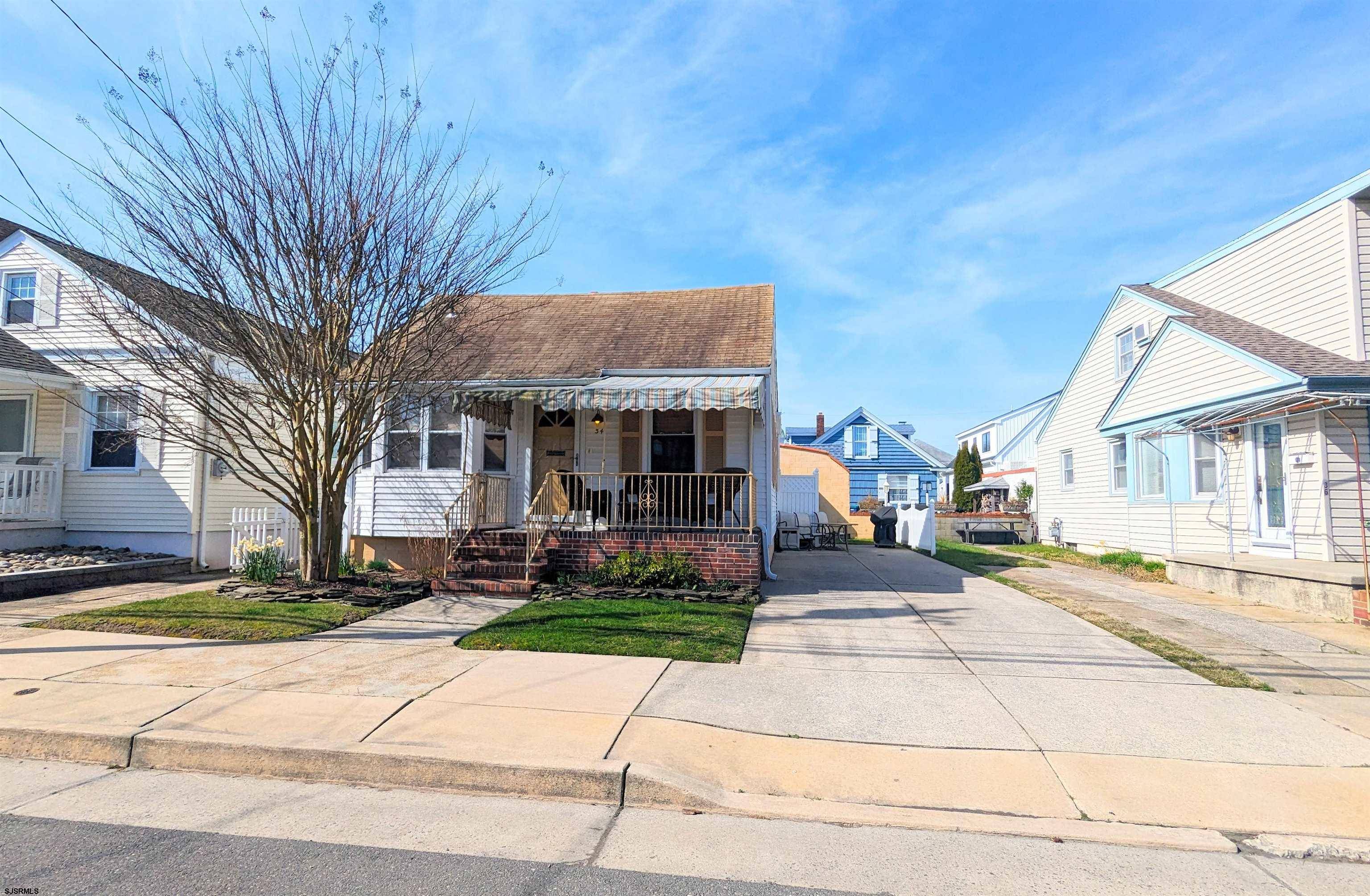 34 N Essex Ave, Margate, NJ 08402-1824